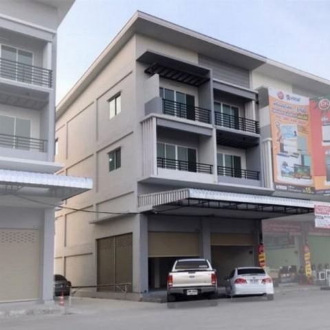 ให้เช่าอาคารพาณิชย์ 2 คูหา ใกล้ตลาดชัชวาล ลำลูกกาคลอง7  ทำเลดีริมถนน พื้นที่ใช้สอย 456ตรม.หลังมุม 3 ห้องน้ำ เหมาะทำธุรกิจ