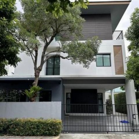 ให้เช่า-ขายบ้านเดียว 3 ชั้น ใกล้สวนหลวง ร.9 โครงการ บ้านลุมพินี สวนหลวง ร.9 พื้นที่ใช้สอย 310 ตรม. 4 ห้องนอน 4 ห้องน้ำ เฟอร์พร้อมอยู่