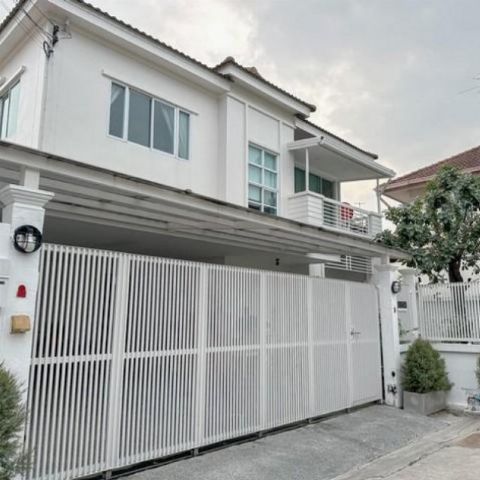ขายบ้านเดี่ยว 2 ชั้น  ลาดพร้าว 71 สังคมสงเคราะห์ 24 รีโนเวทใหม่ เนื้อที่ 60 ตร.ว. พื้นที่ใช้สอย ประมาณ 180-200 ตรม. 3 ห้องนอน 3 ห้องน้ำ