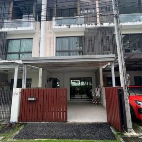 ให้เช่าทาวน์โฮม 3 ชั้น  ถนนรามอินทรา เดอะ เทอเรส รามอินทรา 65 The Terrace เนื้อที่ 22 ตร.วา 3 ห้องนอน 3 ห้องน้ำ  ใกล้ BTS รามอินทรา 40