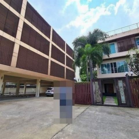 WW67F ขาย ออฟฟิศพร้อมบ้านเดี่ยว สุขุมวิท 101 บ้านเดี่ยวมีสระว่ายน้ำส่วนตัว