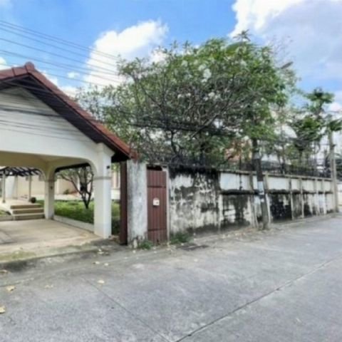 WW131S  ขาย บ้านเดี่ยว ในซอยปุณณวิถี 40 (สุขุมวิท101) , บ้านสุขุมวิท101 พร้อมเฟอร์