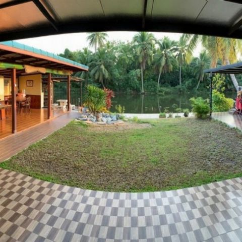 ขายบ้านเดี่ยวริมน้ำ หน้าบ้านติดถนน หลังบ้านติดริมคลองจินดา สามพราน มีท่าน้ำส่วนตัว น้ำไม่เคยท่วม ใกล้ถนนเพชรเกษม บรรยากาศน่าอยู่ คลาสสิค