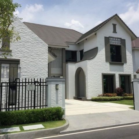 LV52496 ขาย บ้านเดี่ยว Grand Bangkok Boulevard สุขุมวิท อัครสถานหรูสไตล์ English Craftsman