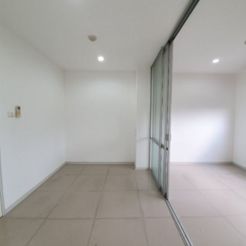 For Rent : ลุมพินี นิด้า-เสรีไทย 1 ห้องเปล่าสภาพดี  ค่าเช่า 5,000 บาท
