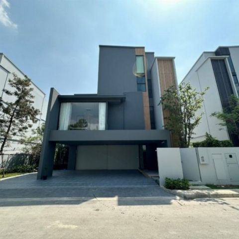 LVPU52668 ให้เช่า บ้านเดี่ยว 3 ชั้น หมู่บ้าน VIVE 2 กรุงเทพกรีฑา ใกล้รถไฟฟ้าสายสีเหลือง สถานีศรีกรีฑา