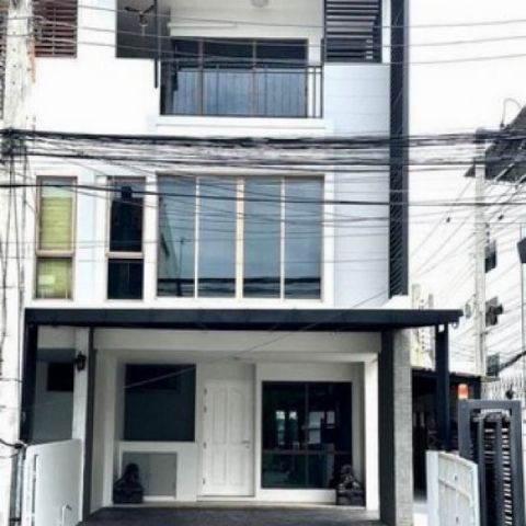 LV52806 ให้เช่า บ้านเดี่ยว ทาวน์เฮาส์ 3 ชั้น เดอะ ไพรเวท สุขุมวิท-บางจาก สุขุมวิท 97/1 ตกแต่งสวยงาม เฟอร์ครบ พร้อมเข้าอยู่