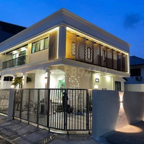 ขายบ้านเดี่ยว บ้านหรู หลังมุม โซนนวมินทร์ 127 สไตล์ Modern Craftmanship เนื้อที่ 66 ตรว 3นอน 3น้ำ ทำเลดี อยู่ใจกลางจุดเชื่อมต่อรถไฟฟ้า