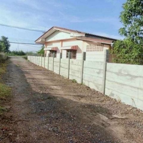 ที่ดิน -  0 Rai 0 NGAN 100 ตร.วา 190000 THB   เป็นส่วนตัว