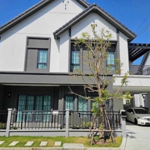 HR 9951 ให้เช่าบ้านเดี่ยว Centro บางนา ใกล้เมกาบางนา เฟอร์นิเจอร์และเครื่องใช้ไฟฟ้าครบ เลี้ยงสัตว์ได้