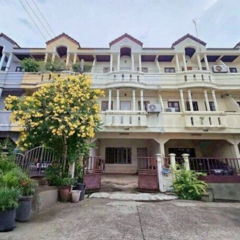 ลดด่วน ทาวน์โฮม 3 ชั้น สำเร็จพัฒนา - ซอยวัดศรีประวัติ บางกรวย นนทบุรี