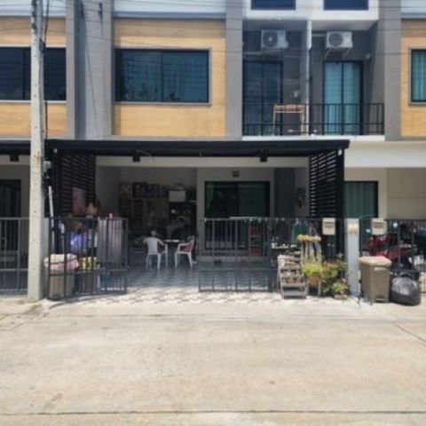 ทาวน์โฮม S GATE  พื้นที่ 20 ตาราง.วา 3500000 บ.   น่าอยู่มาก ปทุมธานี
