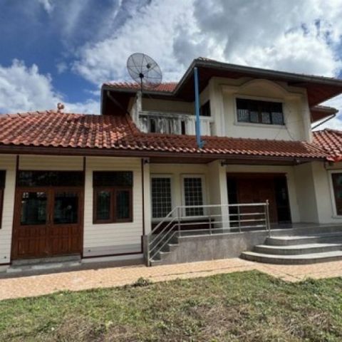 บ้านหรูใจกลางเมืองศรีสะเกษ  บ้านใหญ่  งานไม้ประดู่ทั้งหลัง  ทำเลทองใกล้ศูนย์ราชการ