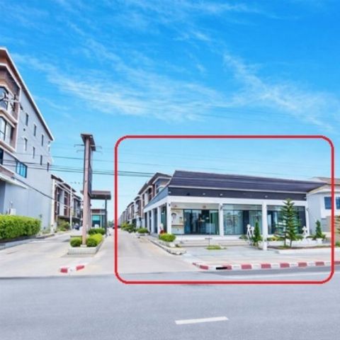 คลีนิคความงาม ร้านนวด หทัยราษฎร์ ติดถนนสามวา 80ตร.ว.เมกาโฮม มีนบุรี 1 กม. โฮมออฟฟิศ 4ห้อง 250ตรม. หน้าหมู่บ้านหรูนับ10,000หลัง