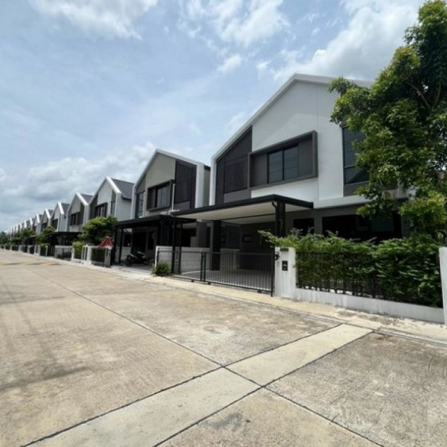 ขาย บ้านแฝดอารมณ์บ้านเดี่ยว ดีไซน์ยุโรปสุดหรู ทำเลสายไหม-พหลโยธิน ในโครงการ Eternity Grove สายไหม-พหลโยธิน